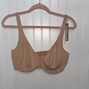 Skims smoothing intimates minimized Bra